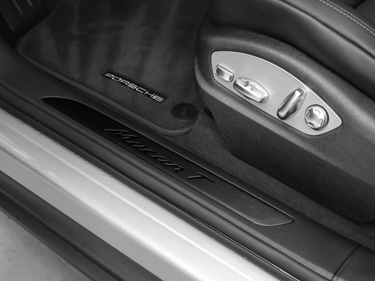 2025 Porsche Macan Macan T