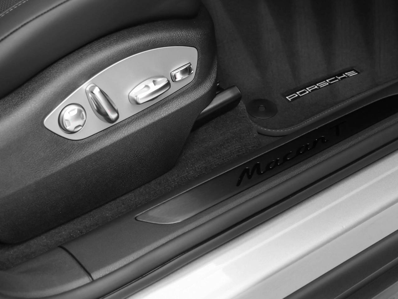 2025 Porsche Macan Macan T