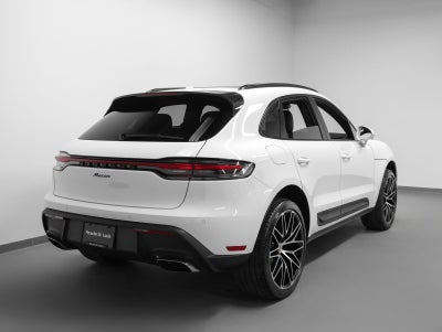2026 Porsche Macan Base