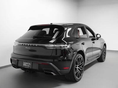 2023 Porsche Macan Base