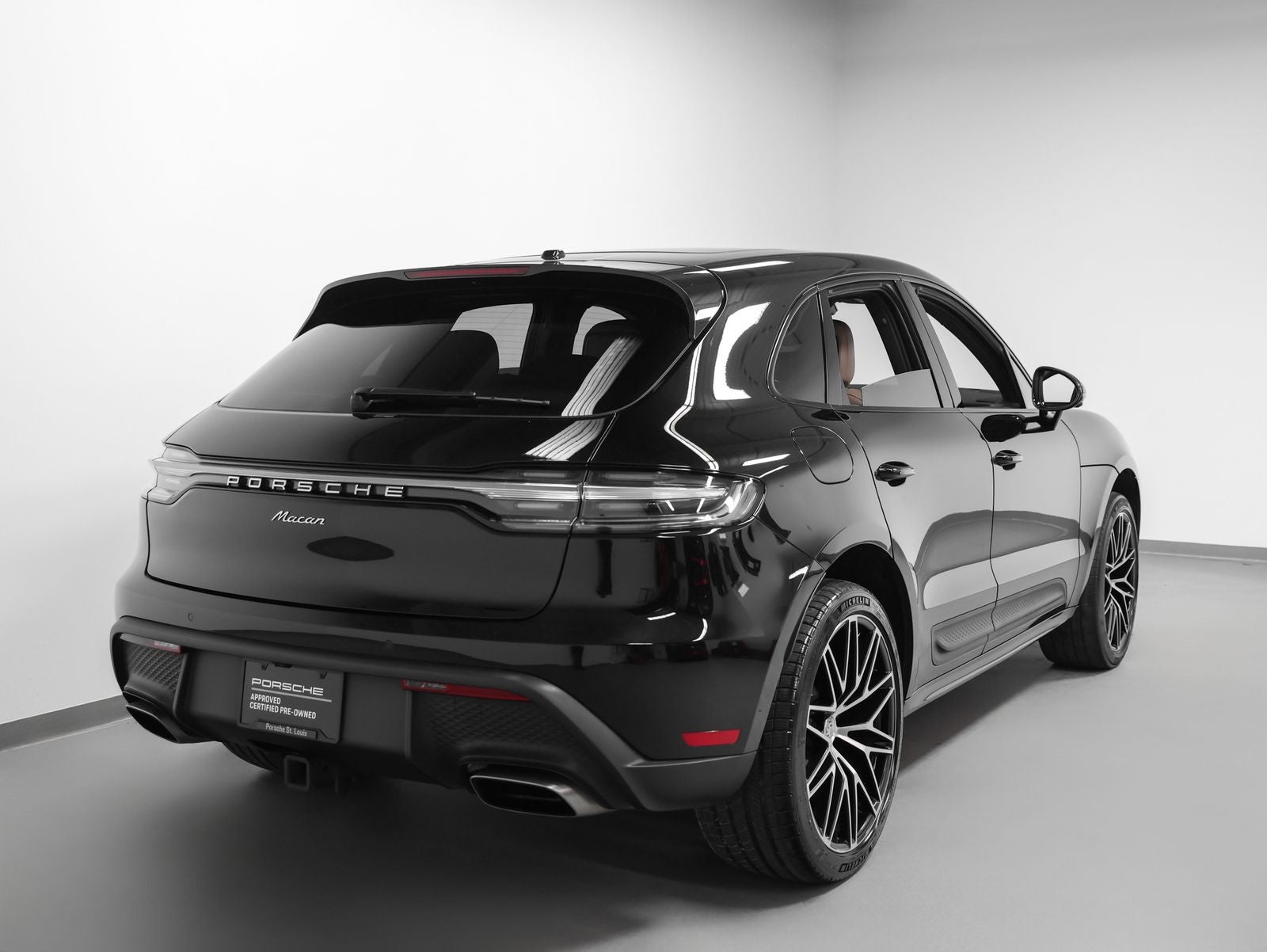 2023 Porsche Macan Base