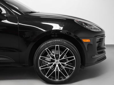 2023 Porsche Macan Base