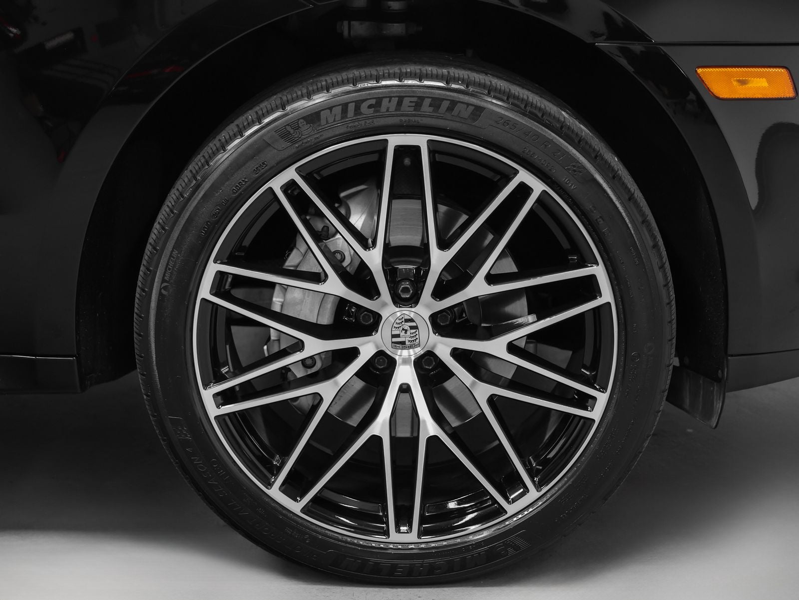 2023 Porsche Macan Base