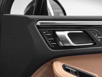 2023 Porsche Macan Base