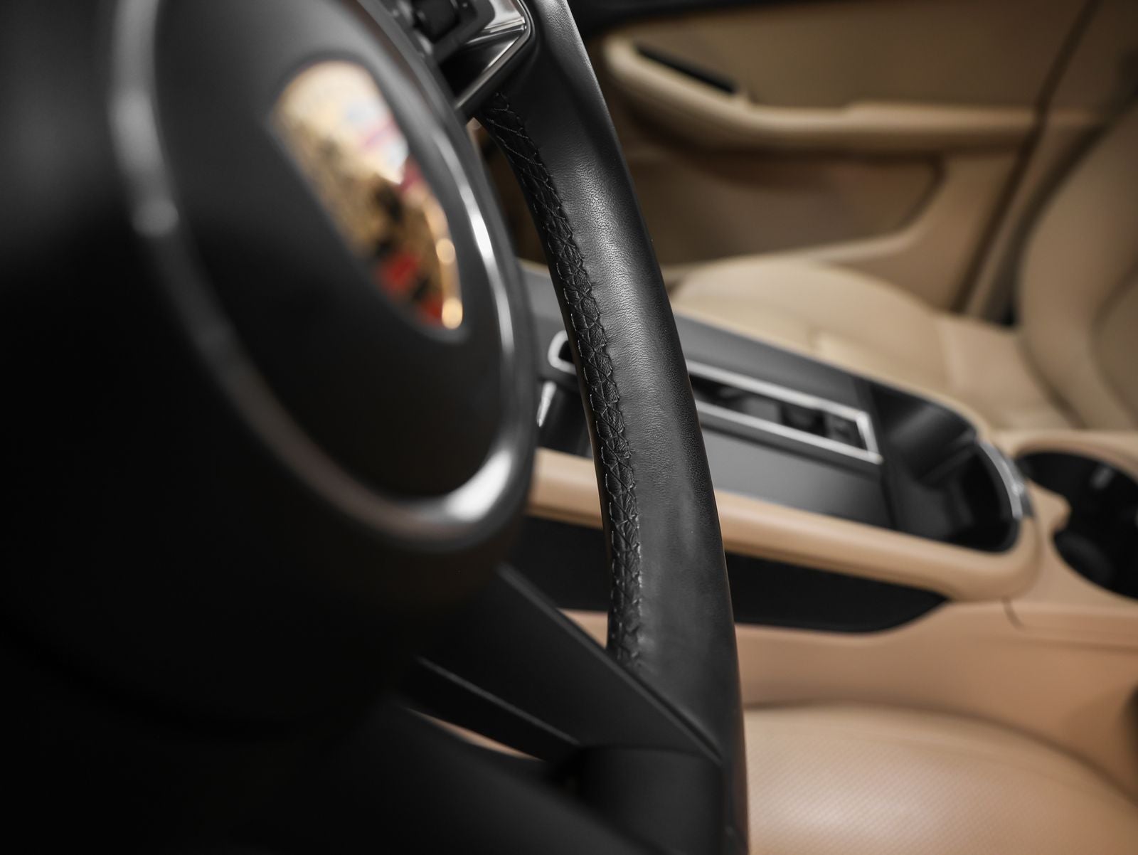 2023 Porsche Macan Base