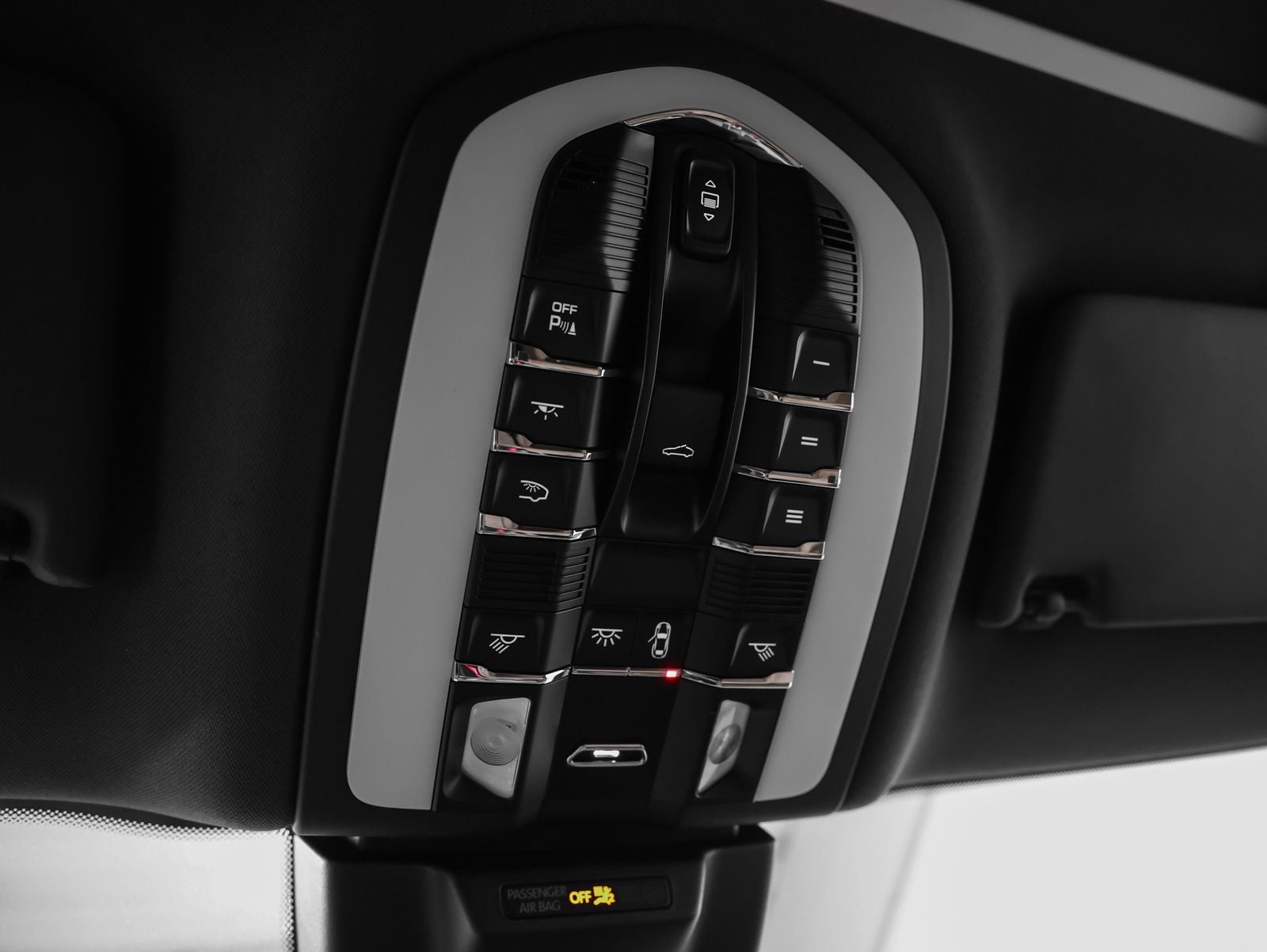 2023 Porsche Macan Base