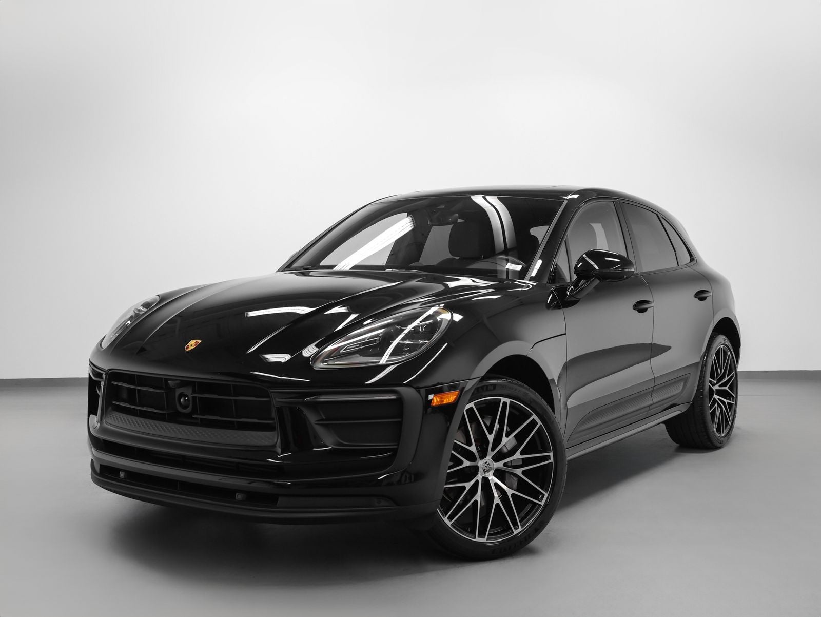 2023 Porsche Macan Base