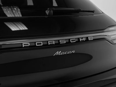 2023 Porsche Macan Base