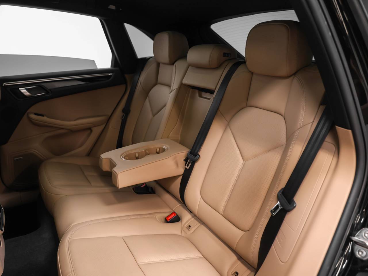 2023 Porsche Macan Base