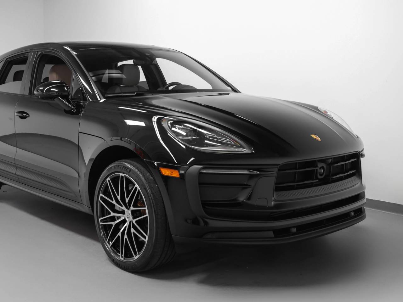 2023 Porsche Macan Base