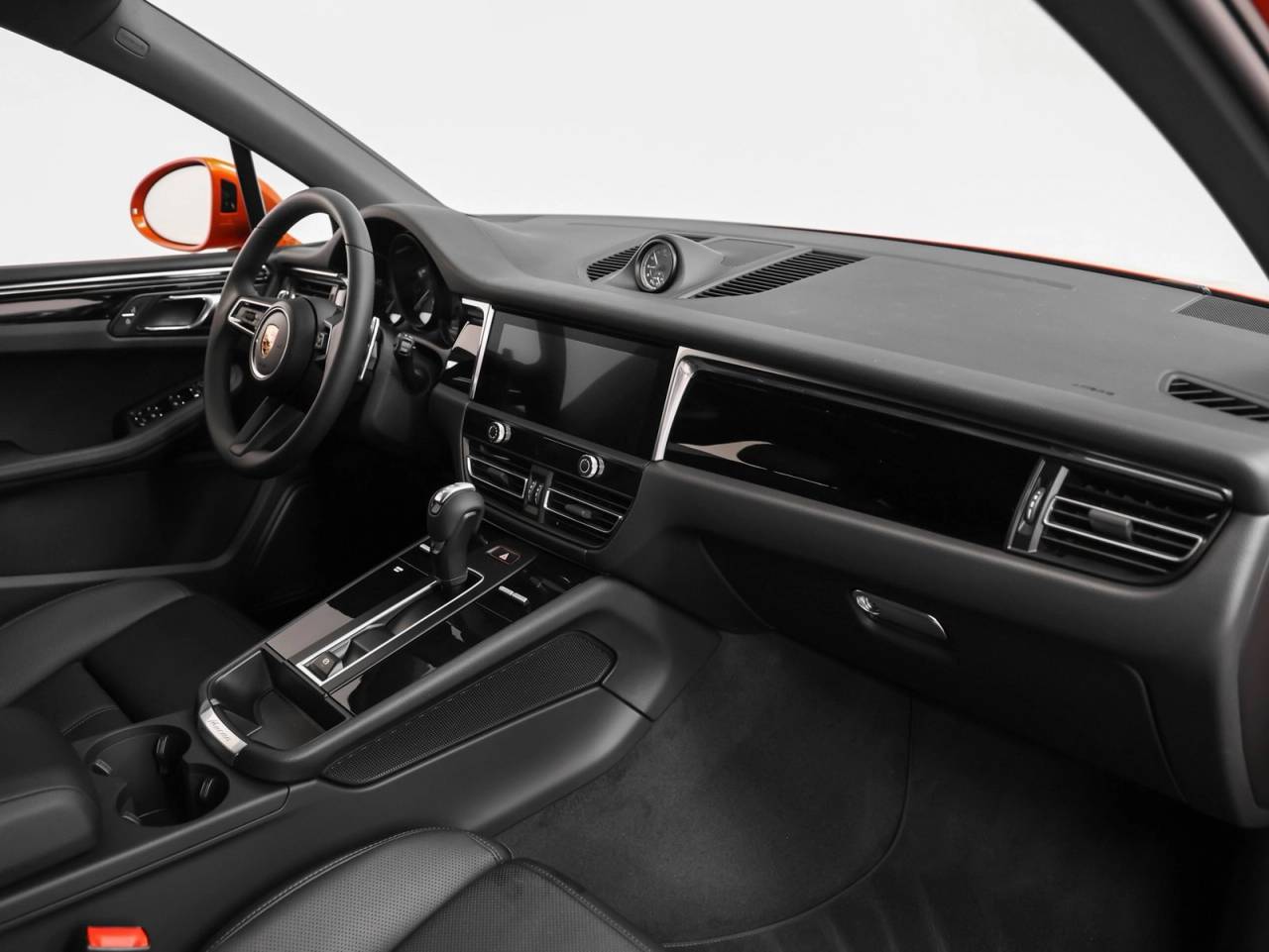 2025 Porsche Macan Macan