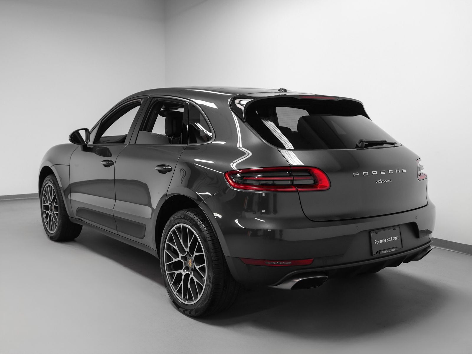 2017 Porsche Macan Macan
