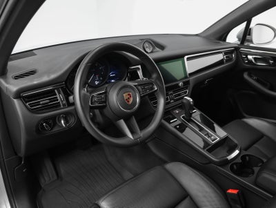 2022 Porsche Macan Macan