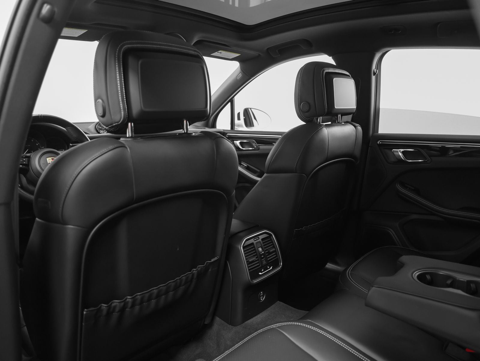 2023 Porsche Macan Base