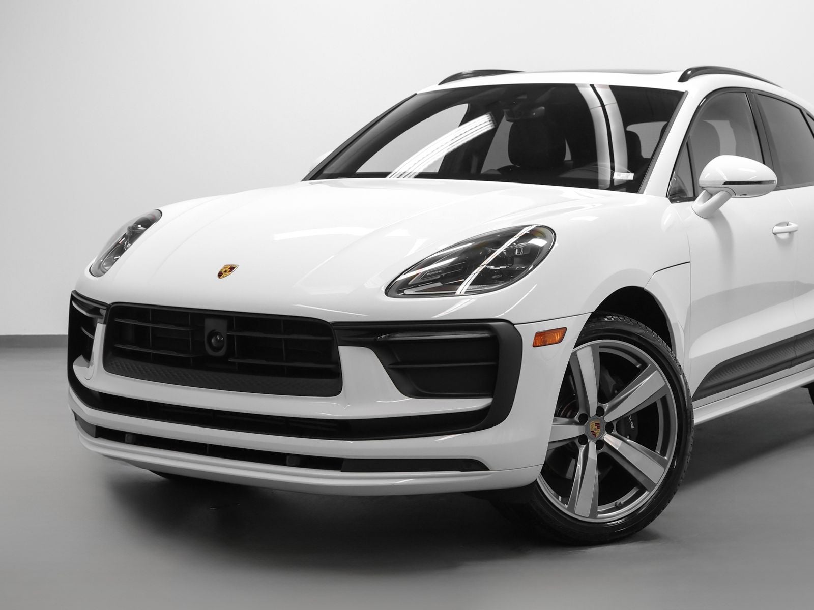 2023 Porsche Macan Base