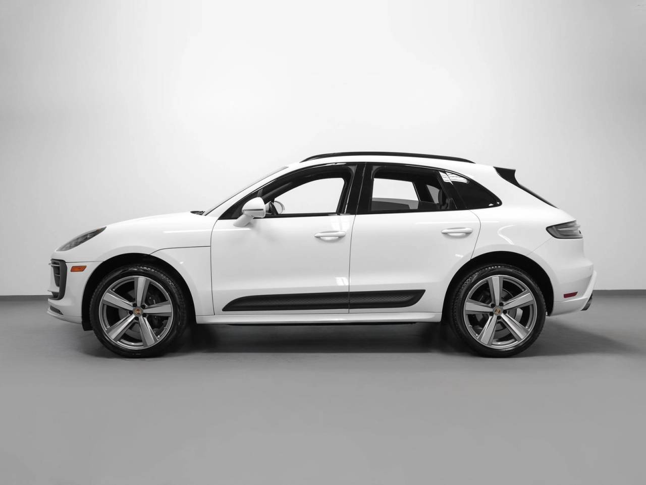 2023 Porsche Macan Base