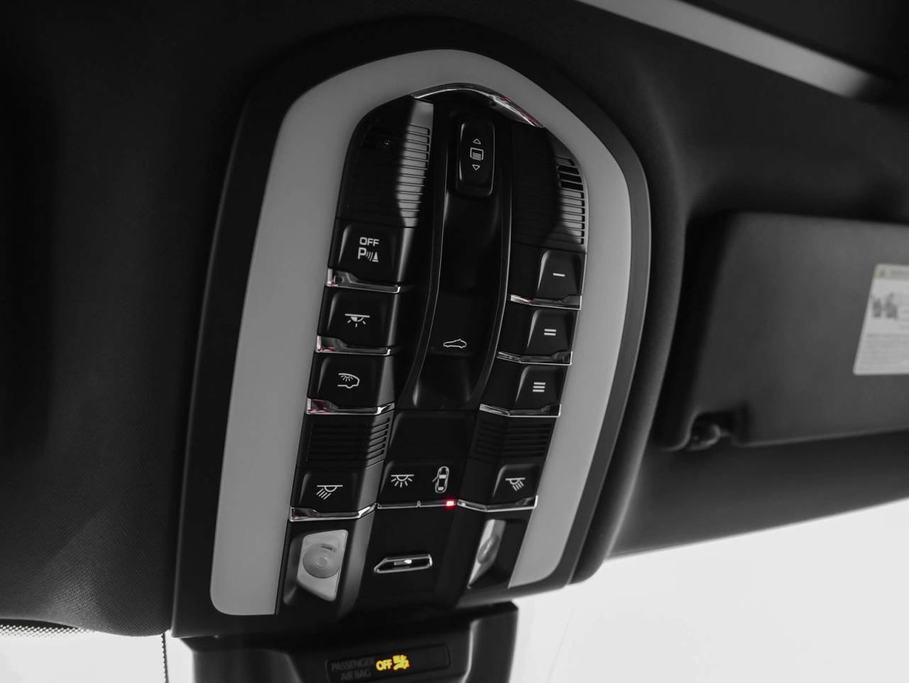 2023 Porsche Macan Base