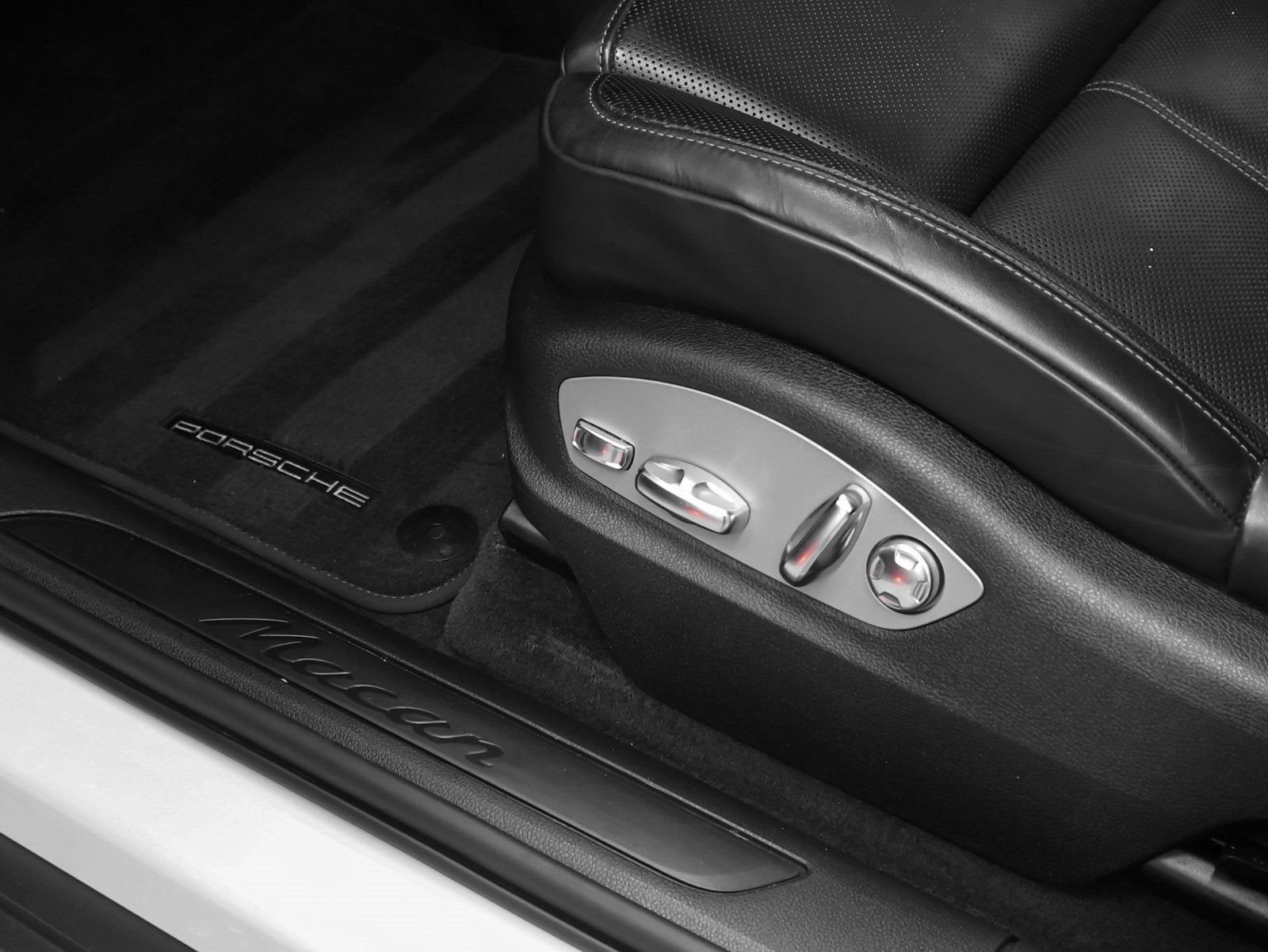 2024 Porsche Macan Macan (MY24)