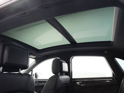 2024 Porsche Macan Macan (MY24)