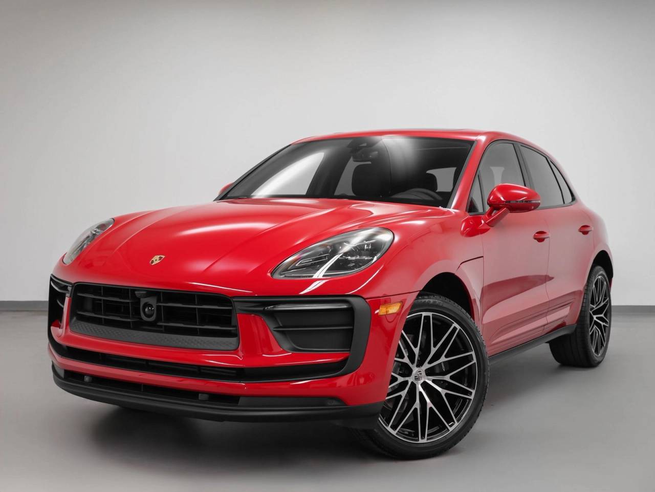 2025 Porsche Macan Base