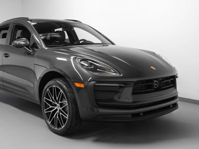 2026 Porsche Macan Base