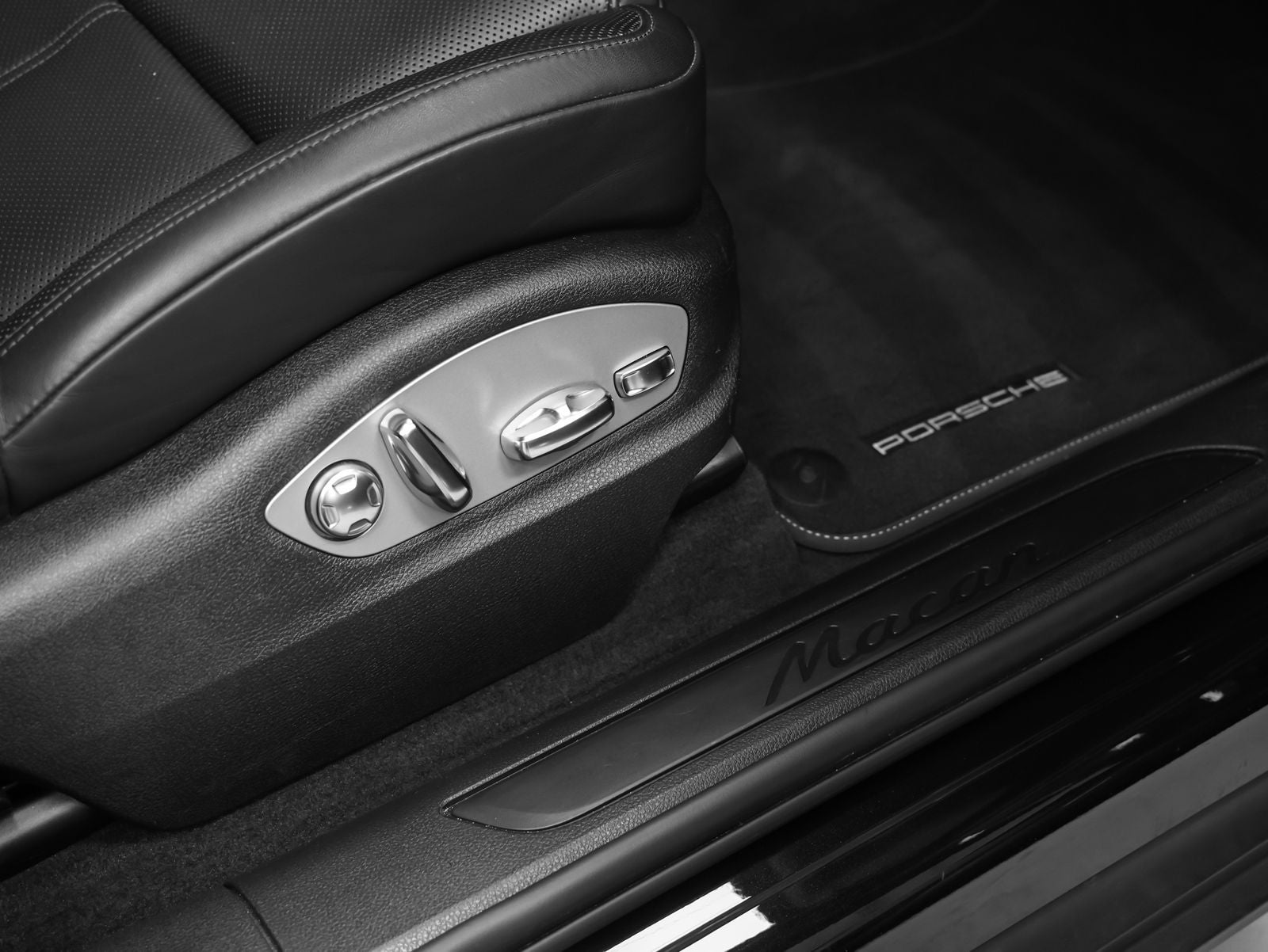 2022 Porsche Macan Macan