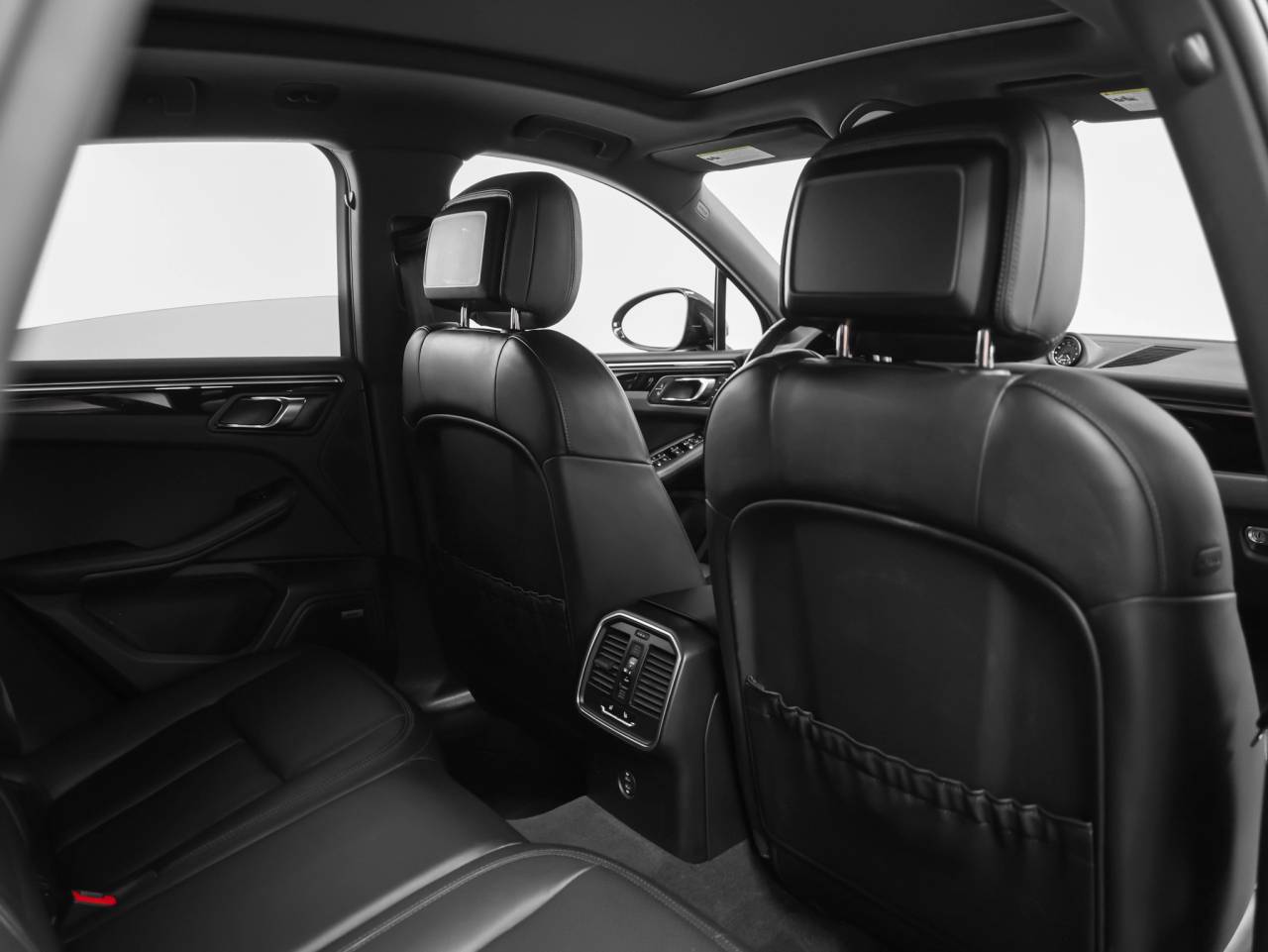 2022 Porsche Macan Macan