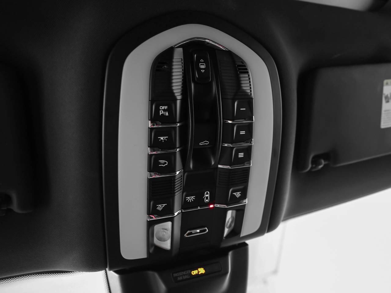 2022 Porsche Macan Macan