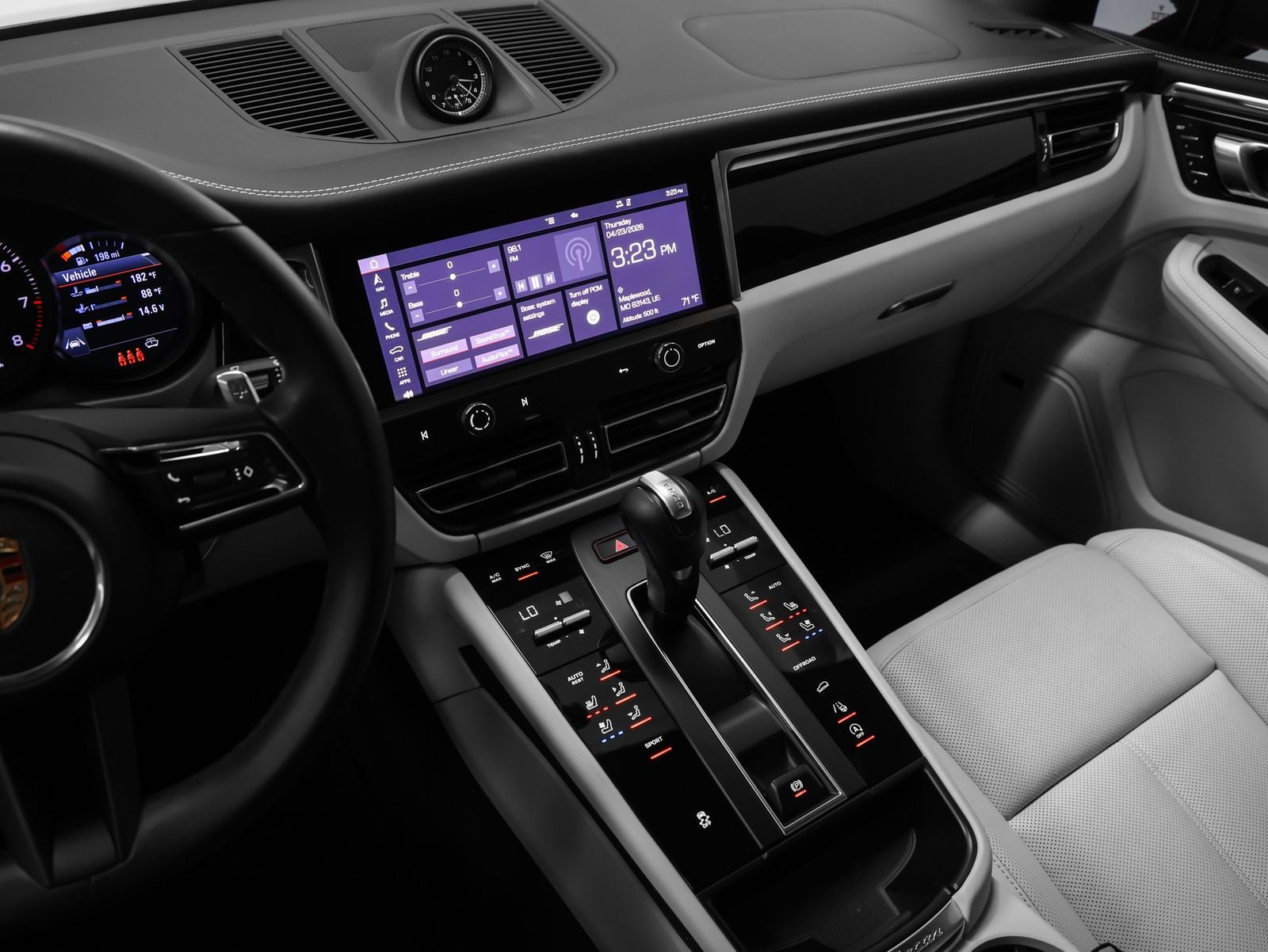 2024 Porsche Macan Base