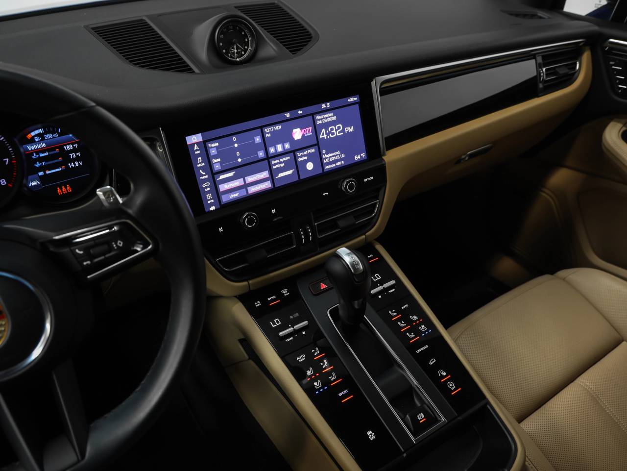 2024 Porsche Macan Base