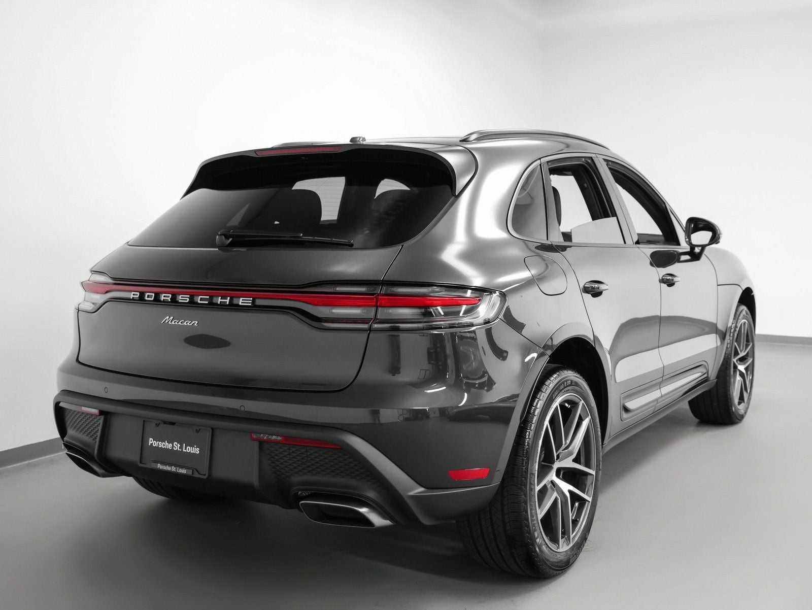 2025 Porsche Macan Base