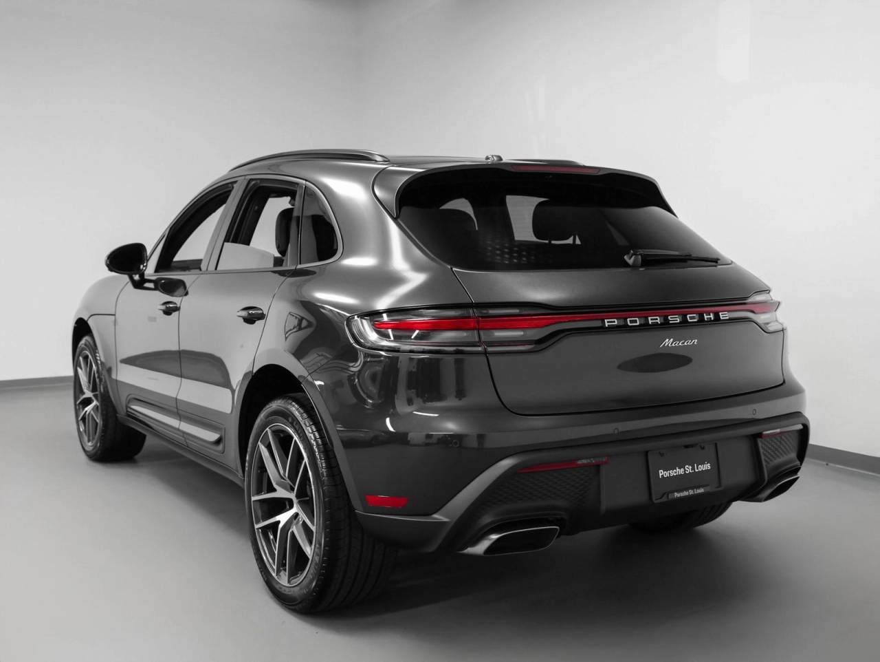 2025 Porsche Macan Base