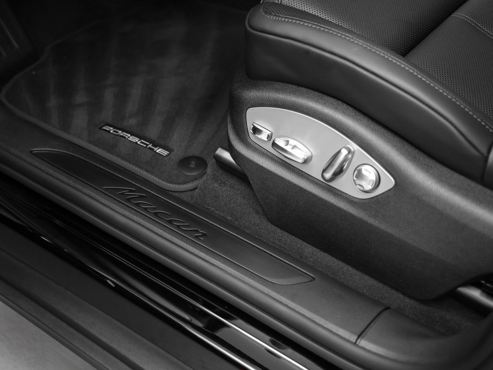 2025 Porsche Macan Macan