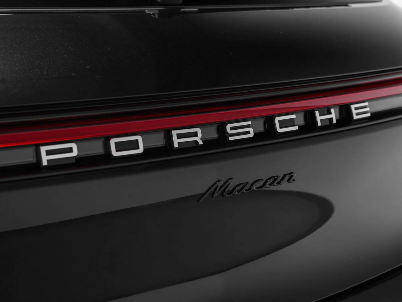 2026 Porsche Macan Macan