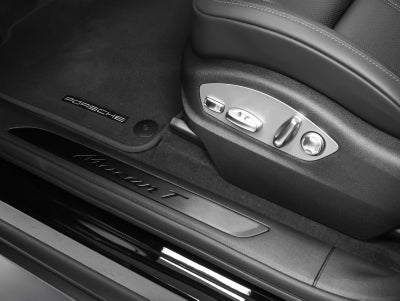 2026 Porsche Macan Macan T