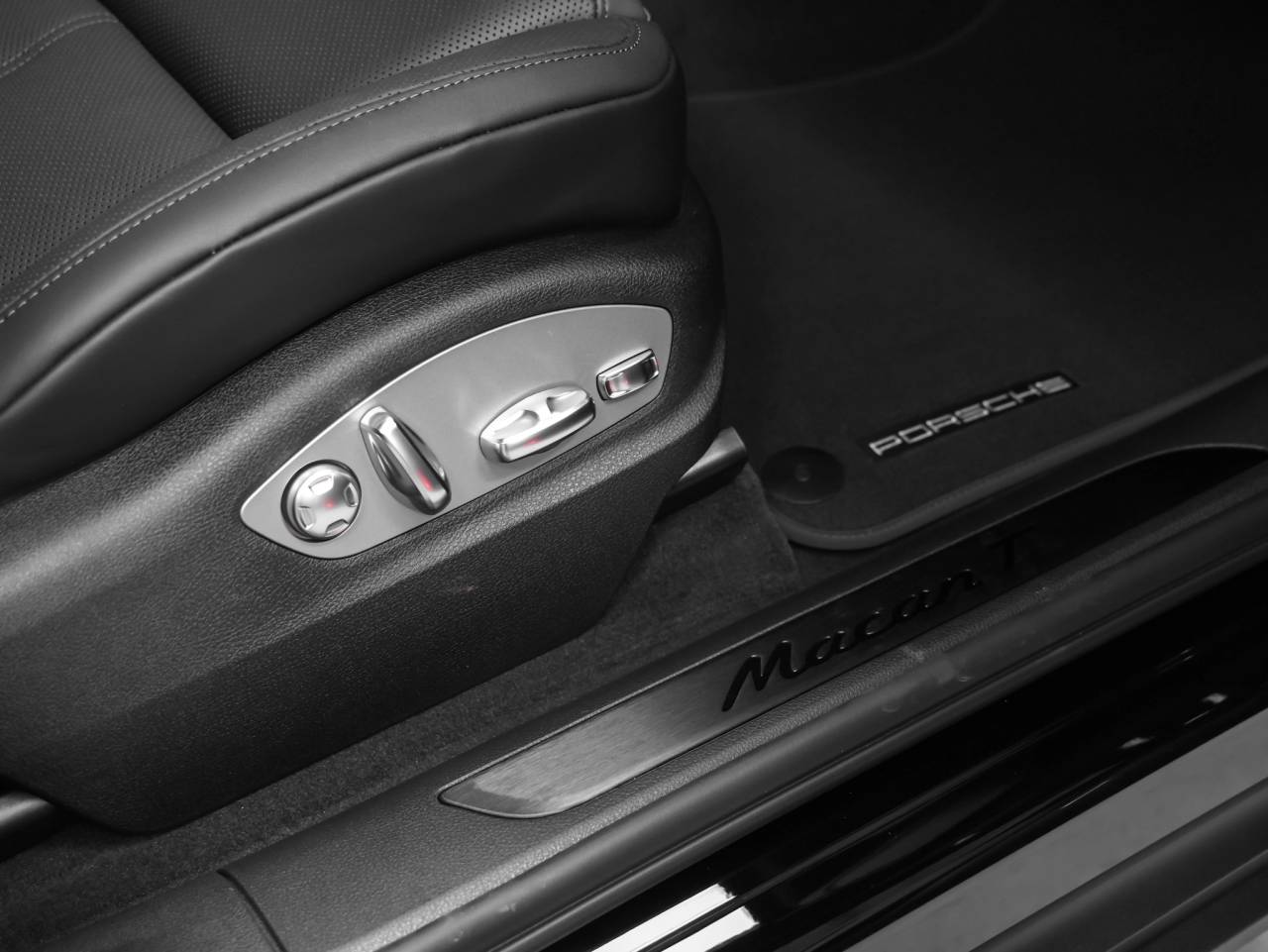 2026 Porsche Macan Macan T