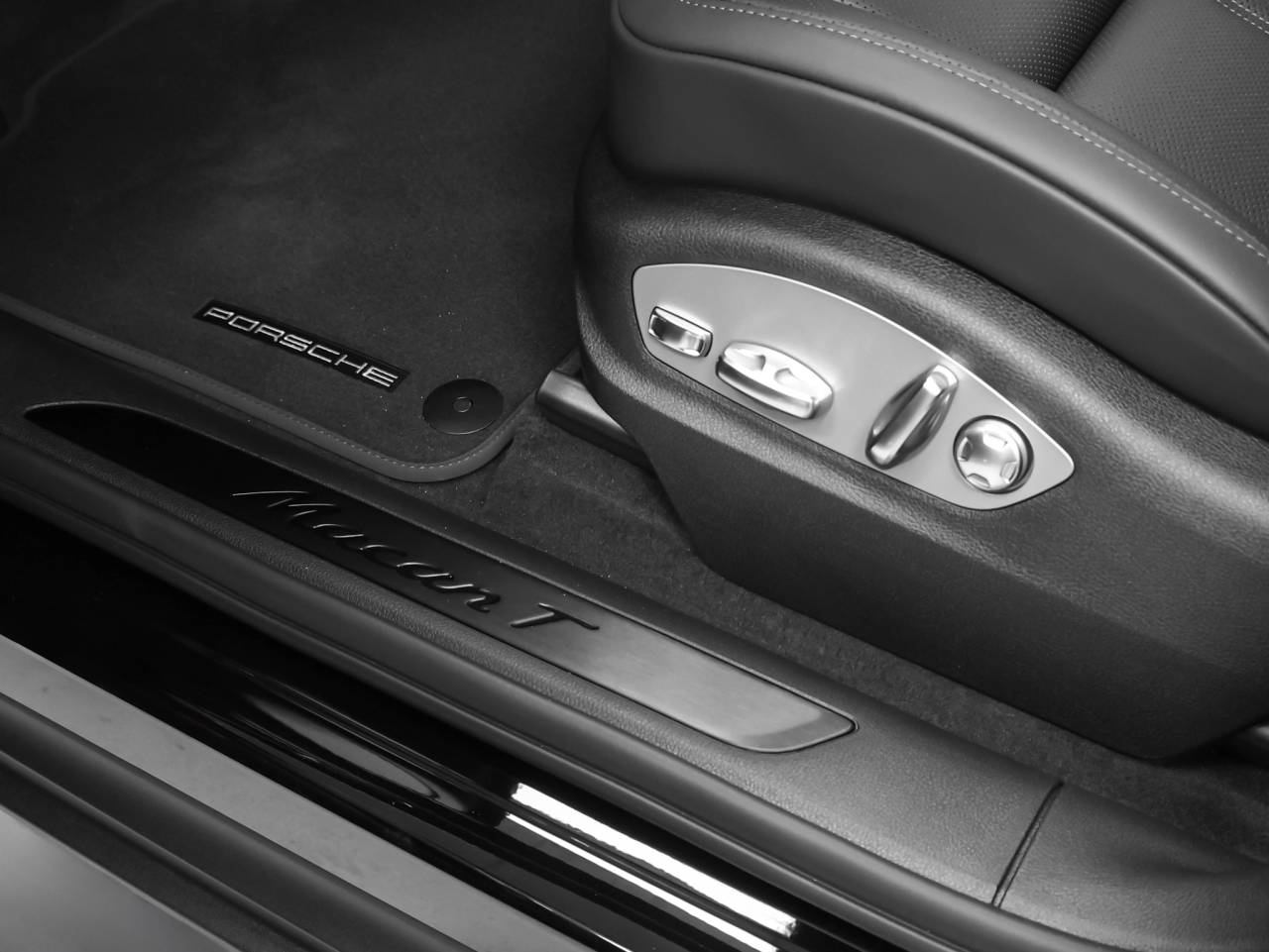 2026 Porsche Macan Macan T
