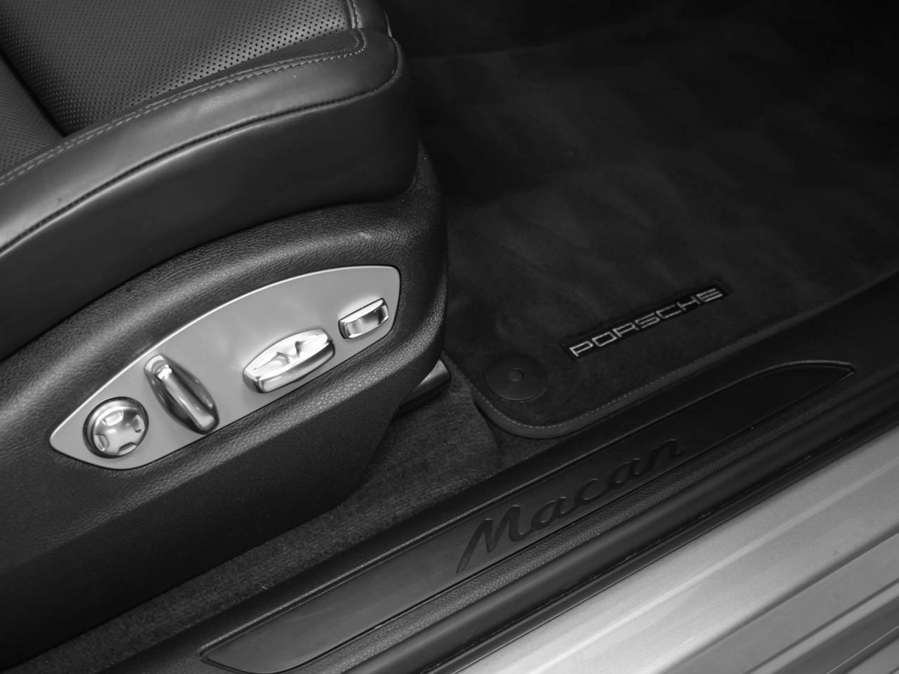 2023 Porsche Macan Macan