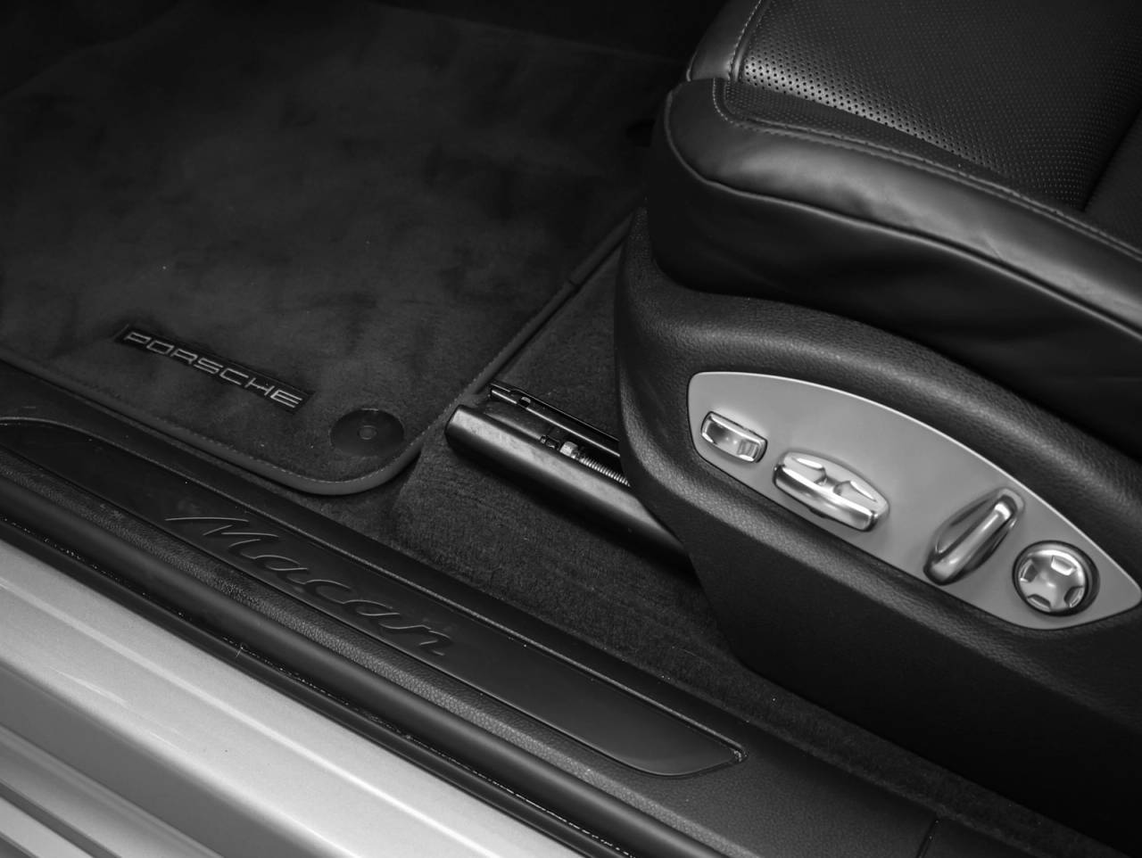 2023 Porsche Macan Macan
