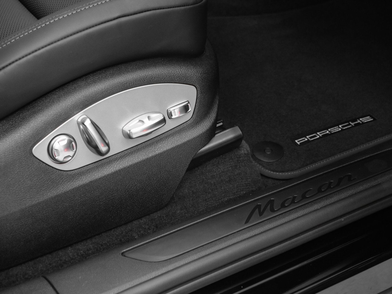 2025 Porsche Macan Macan