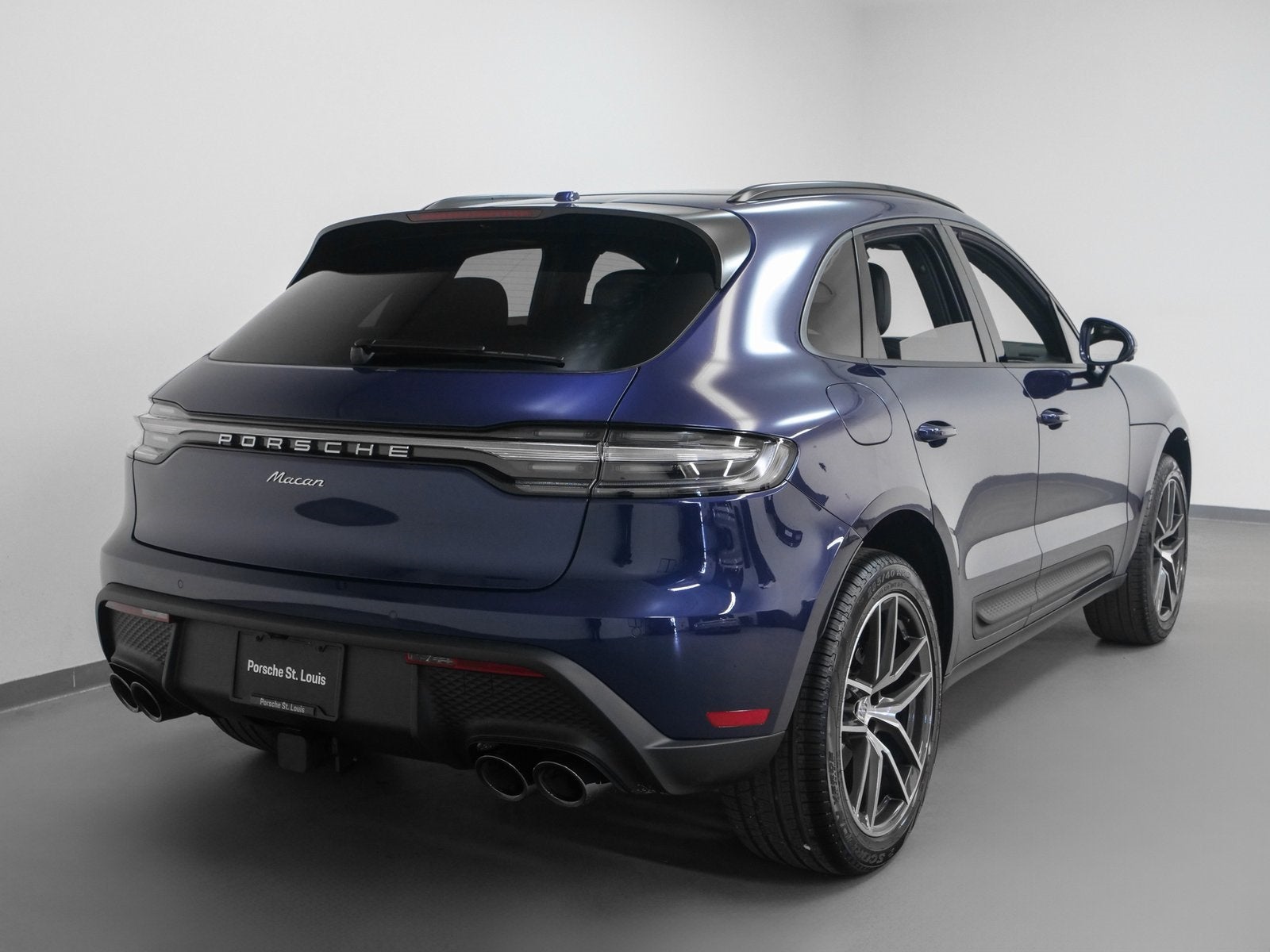 2025 Porsche Macan Base