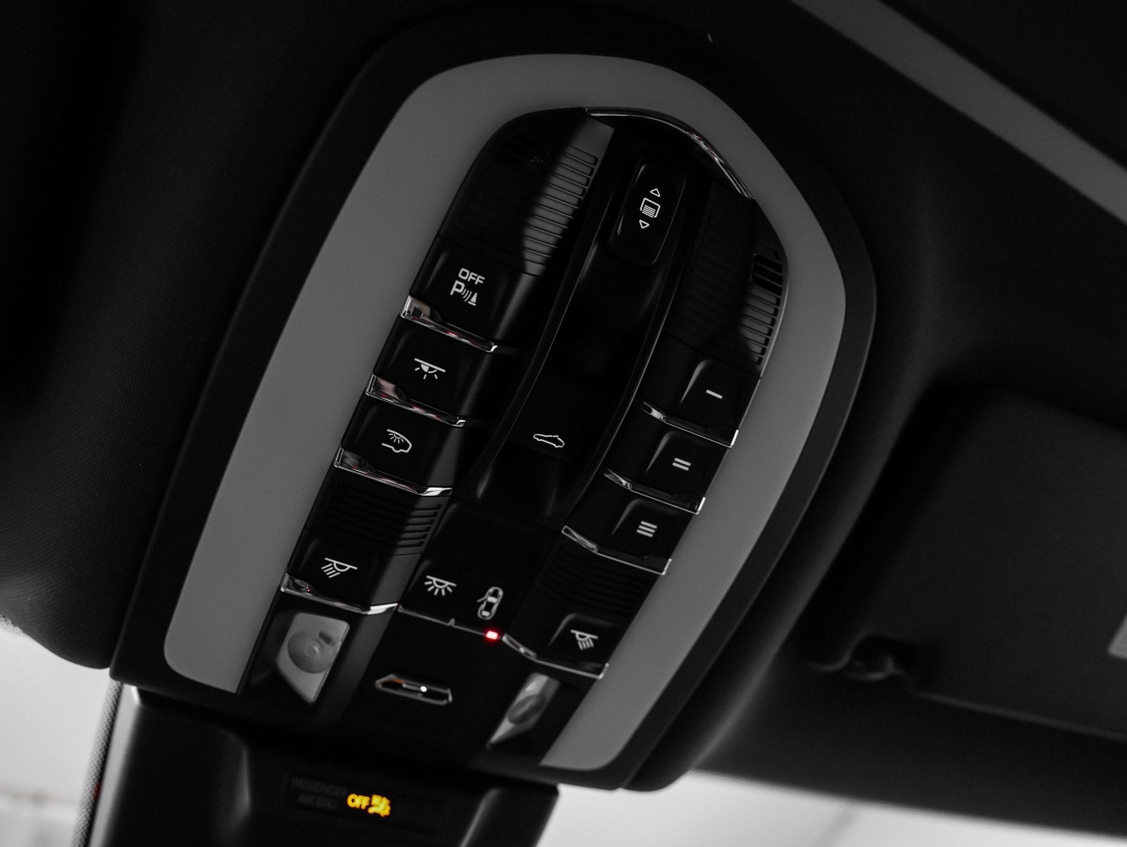 2025 Porsche Macan Macan