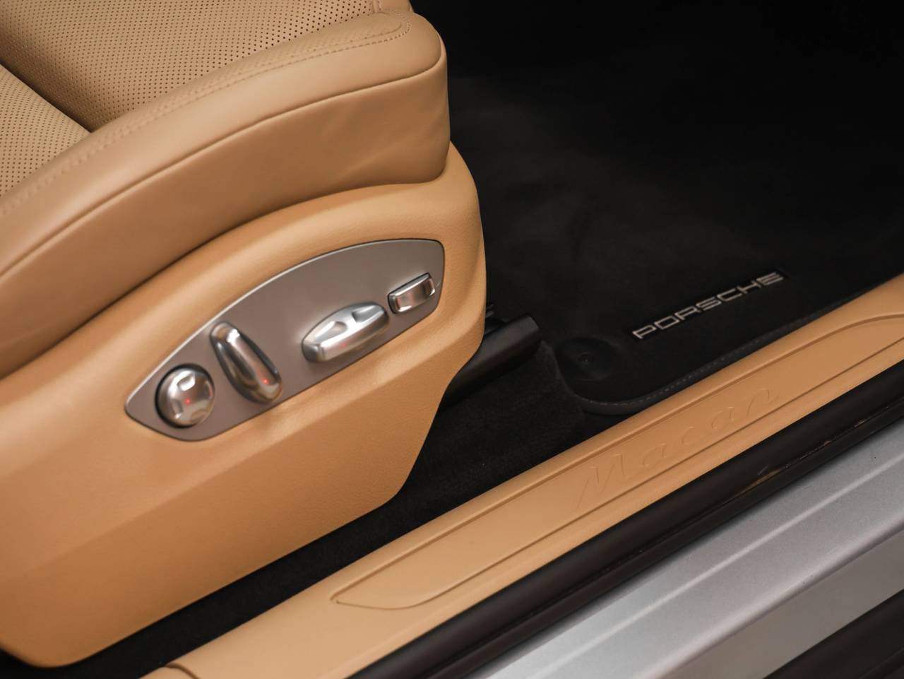 2021 Porsche Macan Macan