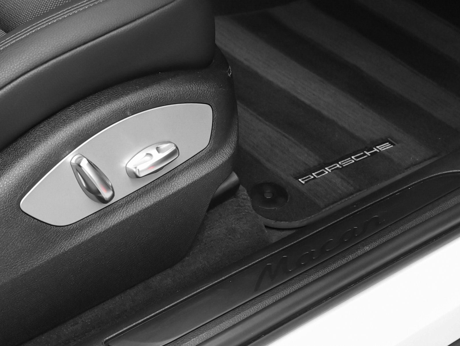 2022 Porsche Macan Macan