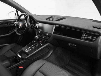 2022 Porsche Macan Macan