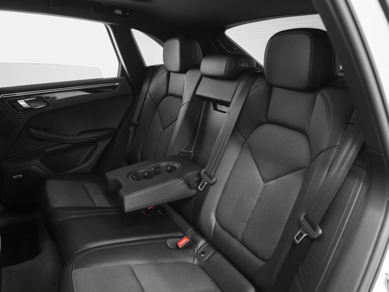 2022 Porsche Macan Macan