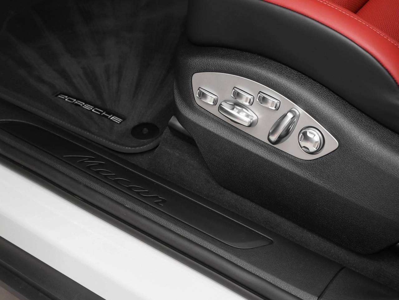 2025 Porsche Macan Macan