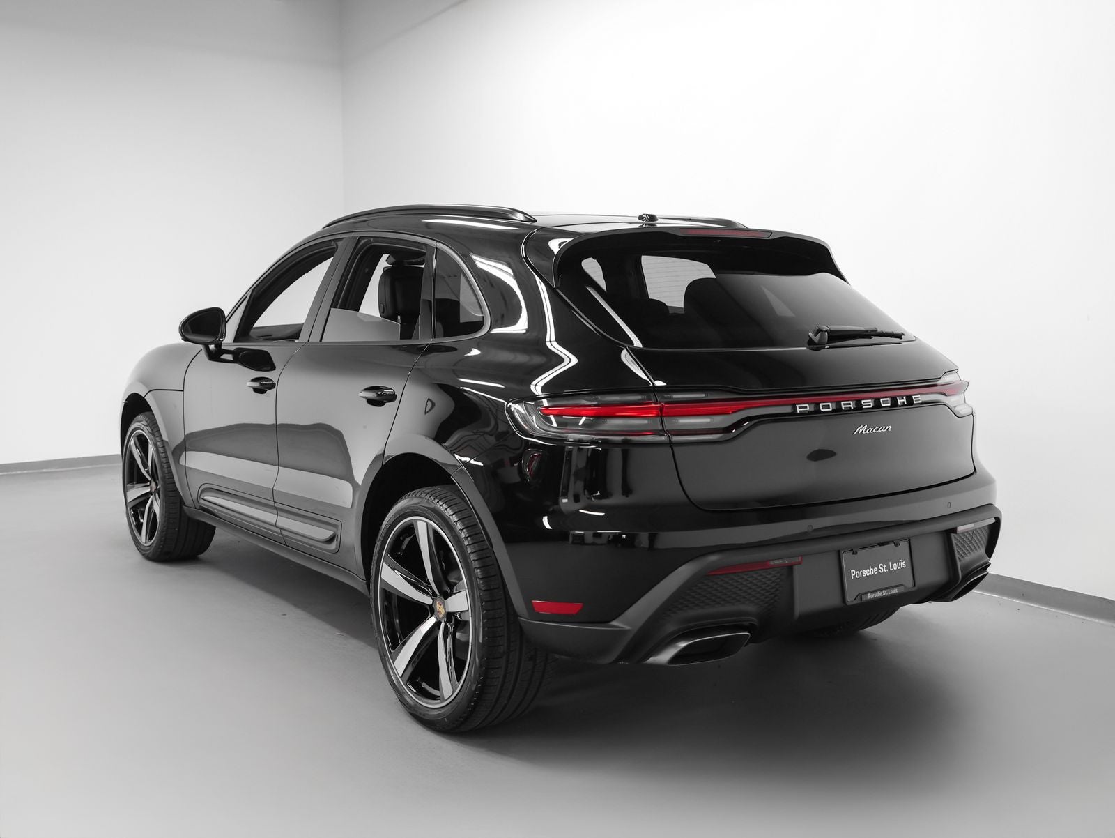 2026 Porsche Macan Base
