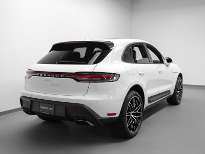 2026 Porsche Macan Base