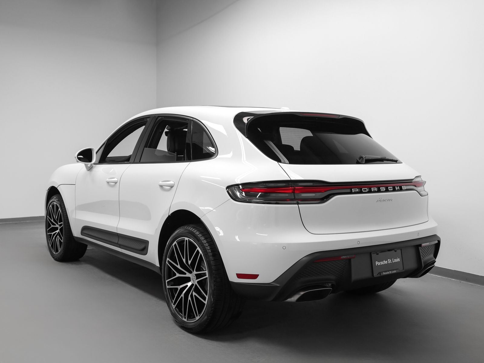 2026 Porsche Macan Base